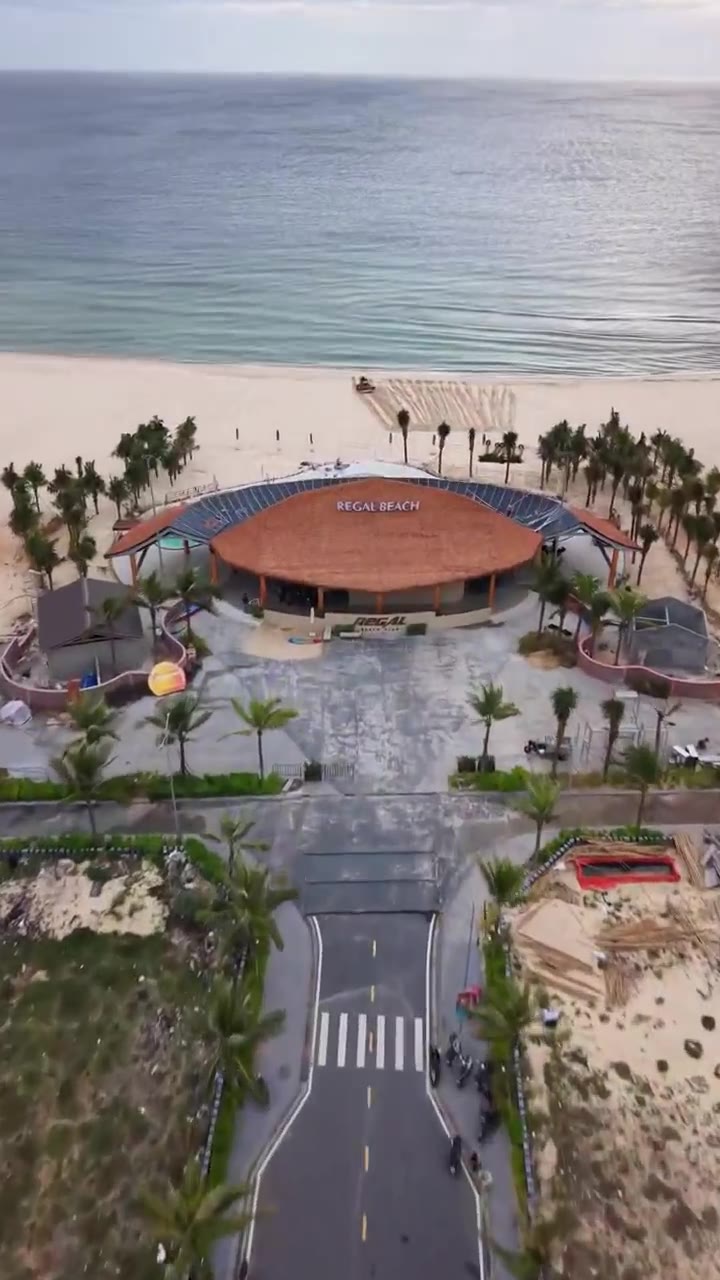Regal Beach Club và bãi biển Bảo Ninh nhìn từ flycam